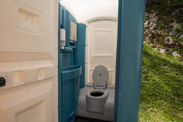 Types of Portable Toilets We Offer in Fairlawn, VA